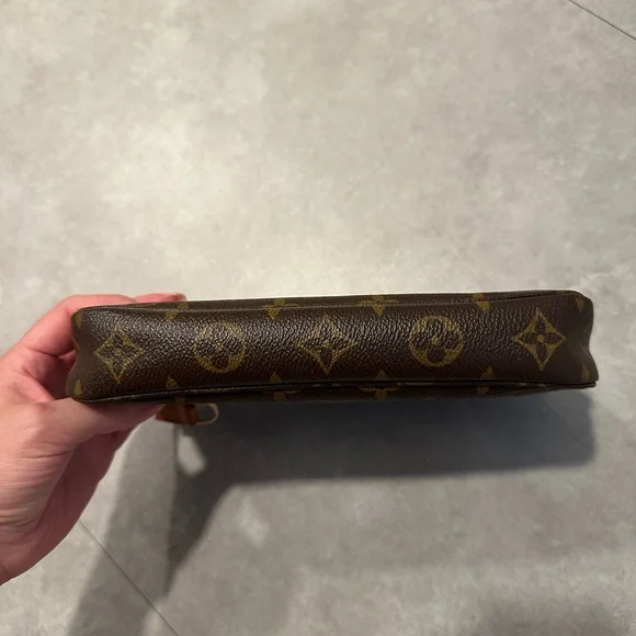 Louis Vuitton monogram pochette - Picture 9 of 11